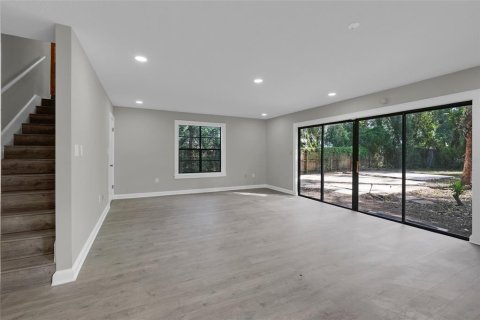 Casa en venta en Eustis, Florida, 4 dormitorios, 208.47 m2 № 2425905 - foto 4