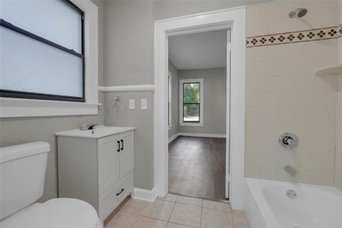 Casa en venta en Eustis, Florida, 4 dormitorios, 208.47 m2 № 2425905 - foto 11