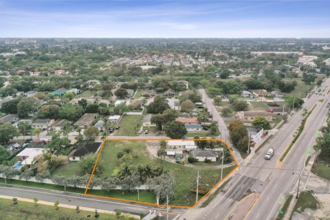 Immobilier commercial à vendre à Pompano Beach, Floride № 2145978 - photo 2