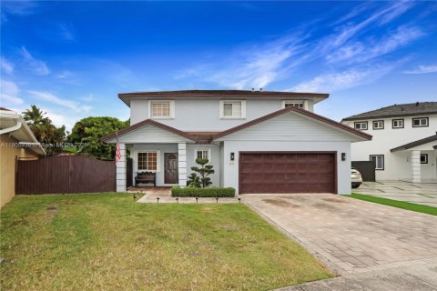 House in Miami, Florida 4 bedrooms, 203.73 sq.m. № 2015902 - photo 9