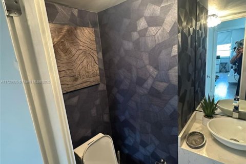 Condo in North Miami, Florida, 1 bedroom № 1985160 - photo 11