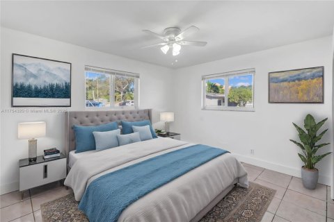 Купить коммерческую недвижимость в Дания-Бич, Флорида 155.52м2, № 1958444 - фото 6