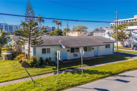 Купить коммерческую недвижимость в Дания-Бич, Флорида 155.52м2, № 1958444 - фото 15