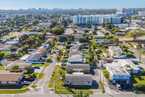 Купить коммерческую недвижимость в Дания-Бич, Флорида 155.52м2, № 1958444 - фото 11