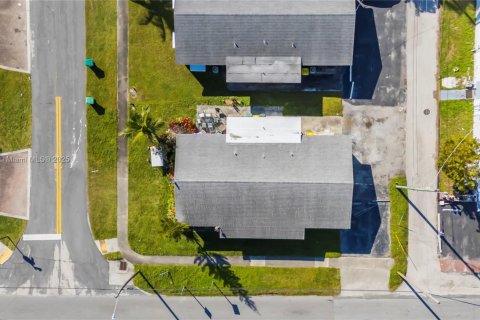 Купить коммерческую недвижимость в Дания-Бич, Флорида 155.52м2, № 1958444 - фото 9