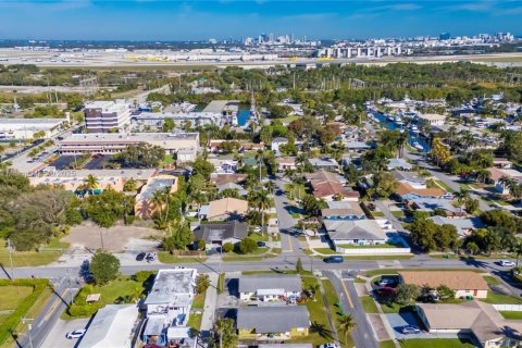 Купить коммерческую недвижимость в Дания-Бич, Флорида 155.52м2, № 1958444 - фото 13