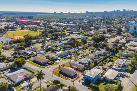 Купить коммерческую недвижимость в Дания-Бич, Флорида 155.52м2, № 1958444 - фото 12