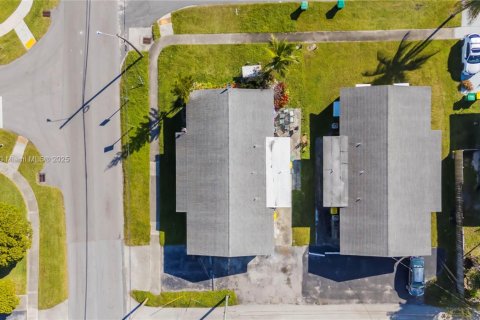 Купить коммерческую недвижимость в Дания-Бич, Флорида 155.52м2, № 1958444 - фото 10