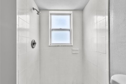 Casa en alquiler en Spring Hill, Florida, 3 dormitorios, 121.24 m2 № 1904471 - foto 9