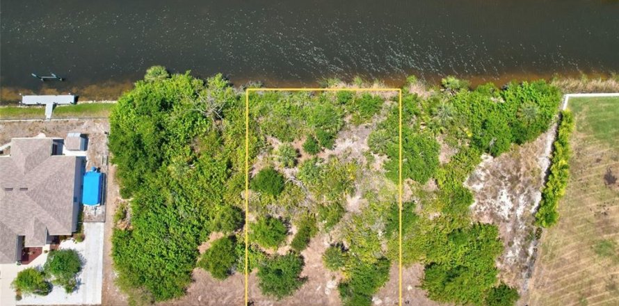 Terrain à Port Charlotte, Floride № 2108522