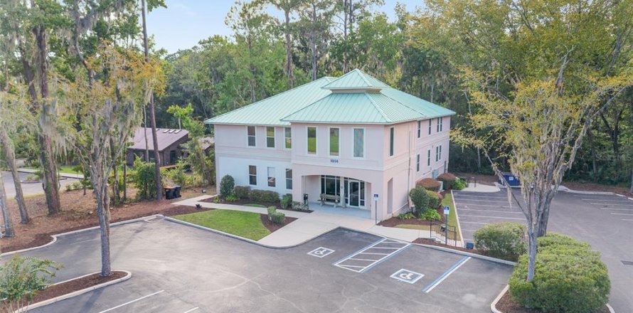 Propiedad comercial en Gainesville, Florida 875.79 m2 № 1901672