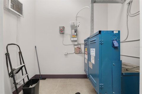 Immobilier commercial à louer à Gainesville, Floride: 875.79 m2 № 1901672 - photo 25