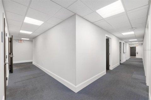 Immobilier commercial à louer à Gainesville, Floride: 875.79 m2 № 1901672 - photo 28