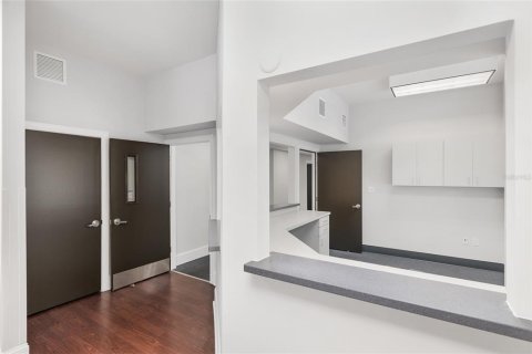 Commercial property in Gainesville, Florida 875.79 sq.m. № 1901672 - photo 22