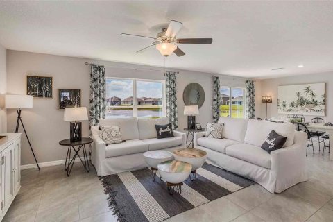 House in Brooksville, Florida 4 bedrooms, 209.96 sq.m. № 1680519 - photo 5