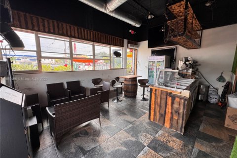 Immobilier commercial à vendre à Opa-locka, Floride № 1897015 - photo 7