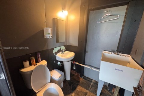 Immobilier commercial à vendre à Opa-locka, Floride № 1897015 - photo 13