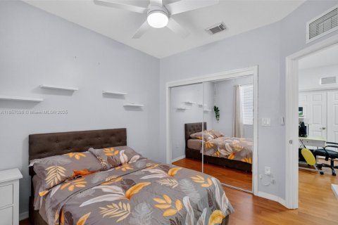 Townhouse in Homestead, Florida 4 bedrooms, 188.41 sq.m. № 1883791 - photo 23