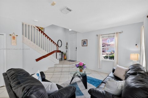 Townhouse in Homestead, Florida 4 bedrooms, 188.41 sq.m. № 1883791 - photo 4