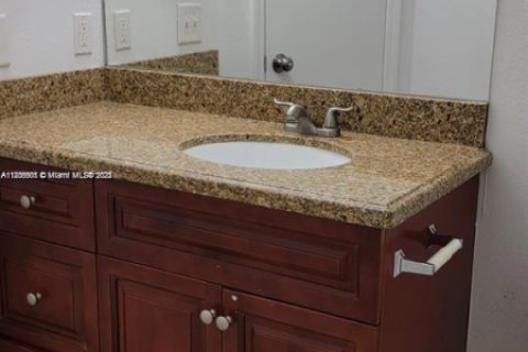 Condo in Davie, Florida, 2 bedrooms  № 1818500 - photo 9