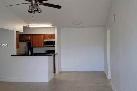 Condo in Davie, Florida, 2 bedrooms  № 1818500 - photo 13
