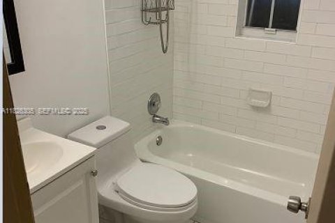 Купить виллу или дом в Холливуд, Флорида 2 спальни, 81.01м2, № 2034772 - фото 9