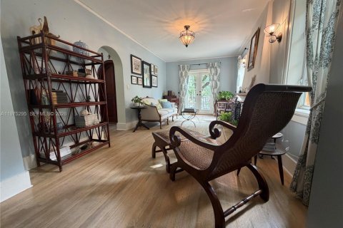 Casa en alquiler en Coral Gables, Florida, 4 dormitorios, 276.11 m2 № 2063151 - foto 17