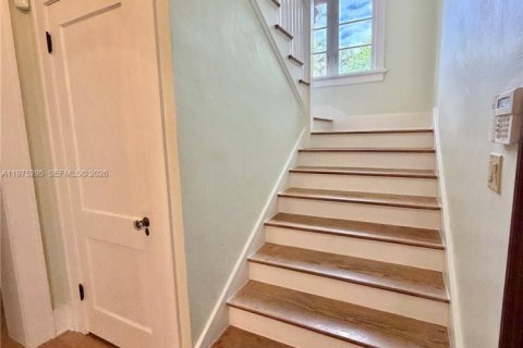 Casa en alquiler en Coral Gables, Florida, 4 dormitorios, 276.11 m2 № 2063151 - foto 11