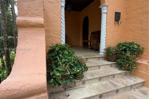 Casa en alquiler en Coral Gables, Florida, 4 dormitorios, 276.11 m2 № 2063151 - foto 9