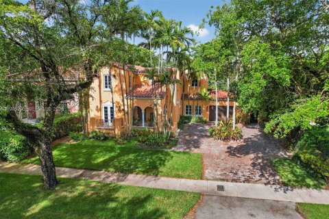 Casa en Coral Gables, Florida 4 dormitorios, 276.11 m2 № 2063151