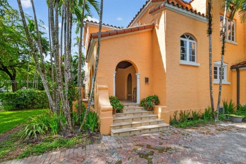 Casa en alquiler en Coral Gables, Florida, 4 dormitorios, 276.11 m2 № 2063151 - foto 7