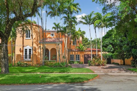 Casa en alquiler en Coral Gables, Florida, 4 dormitorios, 276.11 m2 № 2063151 - foto 2