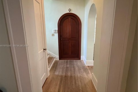 Casa en alquiler en Coral Gables, Florida, 4 dormitorios, 276.11 m2 № 2063151 - foto 20