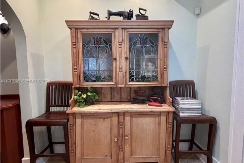 Casa en alquiler en Coral Gables, Florida, 4 dormitorios, 276.11 m2 № 2063151 - foto 19