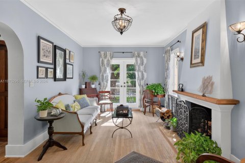 Casa en alquiler en Coral Gables, Florida, 4 dormitorios, 276.11 m2 № 2063151 - foto 15