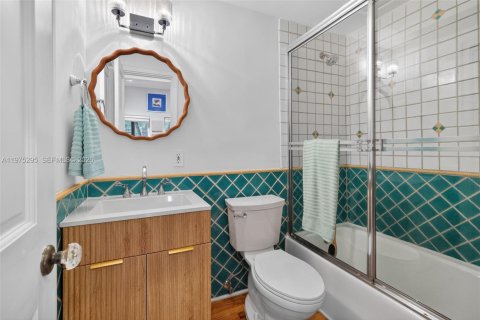 Casa en alquiler en Coral Gables, Florida, 4 dormitorios, 276.11 m2 № 2063151 - foto 24