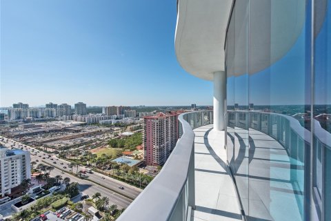 Copropriété à vendre à Sunny Isles Beach, Floride: 2 chambres, 192.31 m2 № 1977613 - photo 14
