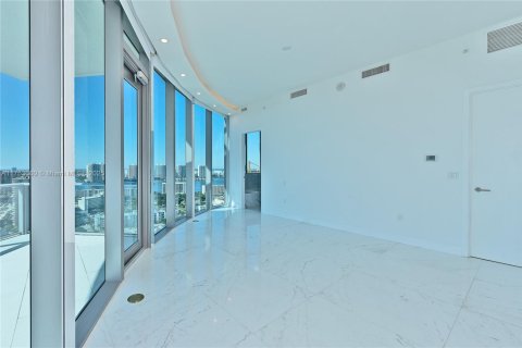 Copropriété à vendre à Sunny Isles Beach, Floride: 2 chambres, 192.31 m2 № 1977613 - photo 11