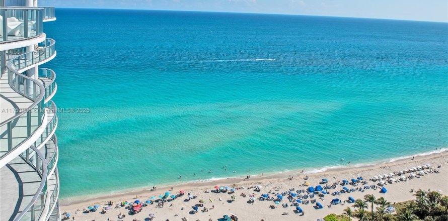 Condo à Sunny Isles Beach, Floride, 2 chambres  № 1977613