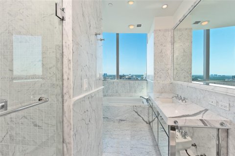 Copropriété à vendre à Sunny Isles Beach, Floride: 2 chambres, 192.31 m2 № 1977613 - photo 15