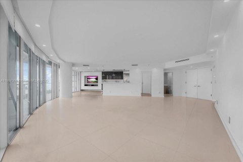 Copropriété à vendre à Miami, Floride: 3 chambres, 241.55 m2 № 1973470 - photo 15
