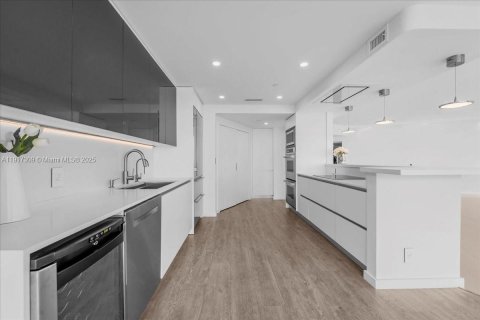 Copropriété à vendre à Miami, Floride: 3 chambres, 241.55 m2 № 1973470 - photo 22