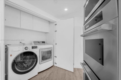 Copropriété à vendre à Miami, Floride: 3 chambres, 241.55 m2 № 1973470 - photo 23