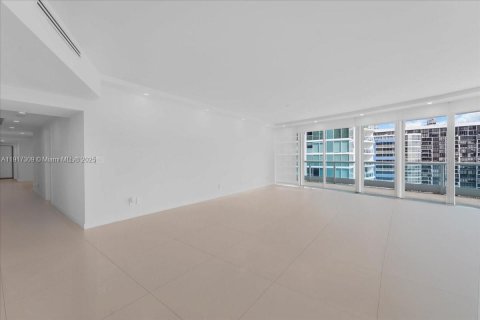 Copropriété à vendre à Miami, Floride: 3 chambres, 241.55 m2 № 1973470 - photo 27