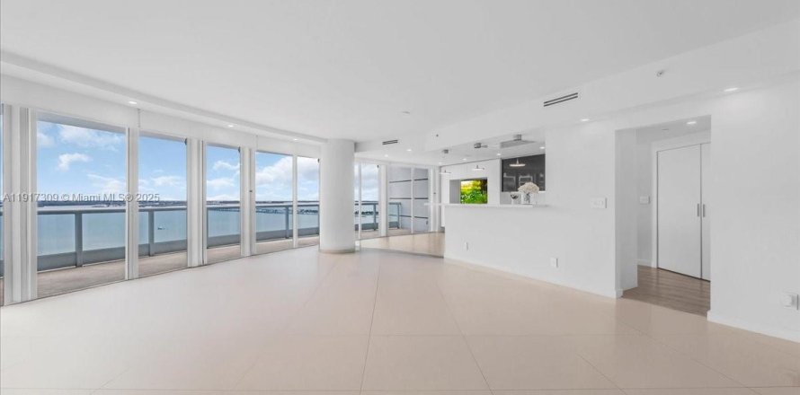 Condo à Miami, Floride, 3 chambres  № 1973470