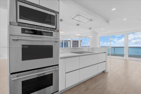 Copropriété à vendre à Miami, Floride: 3 chambres, 241.55 m2 № 1973470 - photo 9