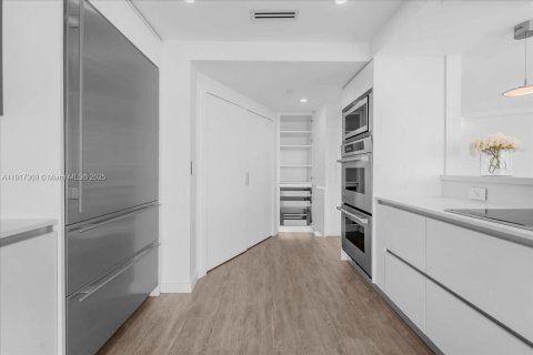 Copropriété à vendre à Miami, Floride: 3 chambres, 241.55 m2 № 1973470 - photo 24