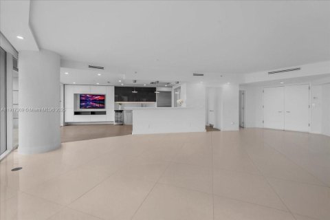 Copropriété à vendre à Miami, Floride: 3 chambres, 241.55 m2 № 1973470 - photo 16