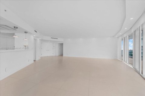 Copropriété à vendre à Miami, Floride: 3 chambres, 241.55 m2 № 1973470 - photo 29