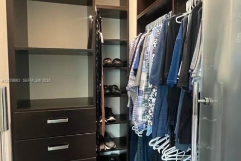 Copropriété à louer à Miami, Floride: 2 chambres, 110.46 m2 № 2089469 - photo 13
